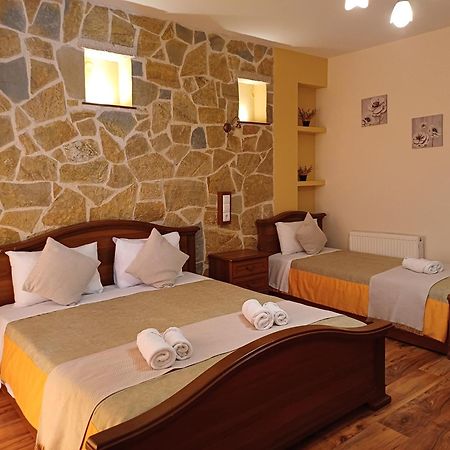 Agnantio Hotel อิโออันนินา ภายนอก รูปภาพ